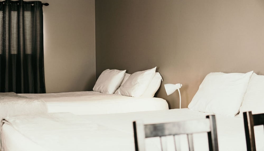 Hinton Highway Inn