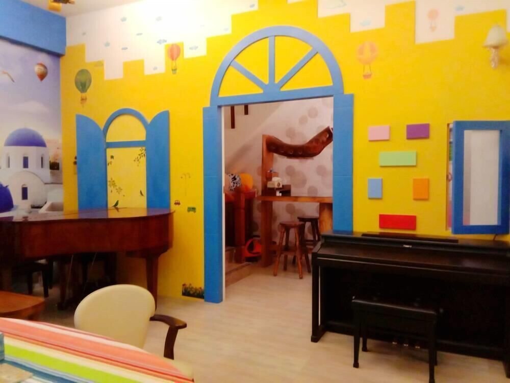 Santorini Music Family B&B