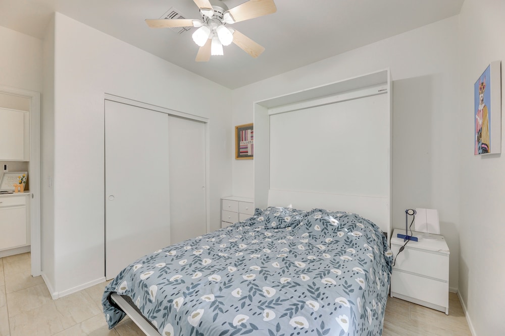 3 Mi to Dtwn: Mesa Townhome w/ Patio