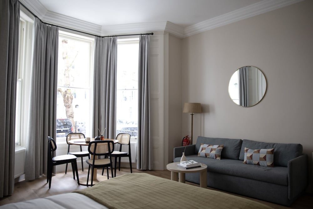 Gulaid House Knightsbridge by Bob W London