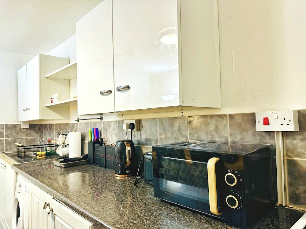 Cosy Liverpool Apartment Upto 8 Guests