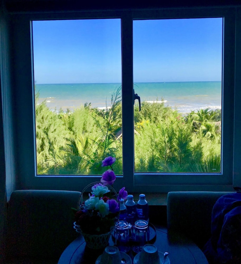 Oceanward Hotels & Resorts