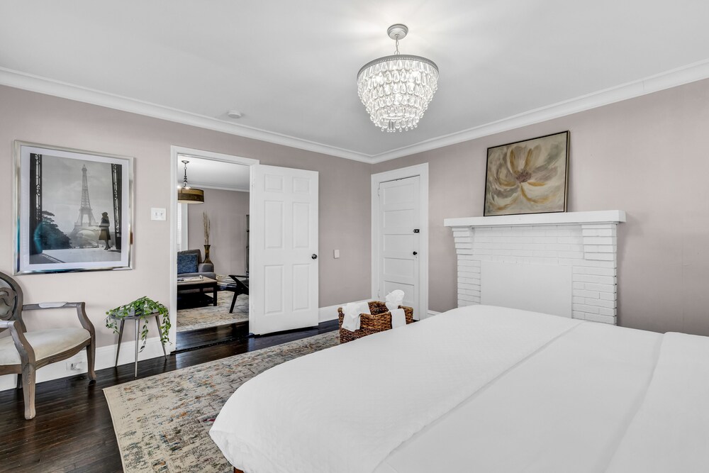 Fort Myers Vacations - Bright and Modern Close to Everything - Property Image 2