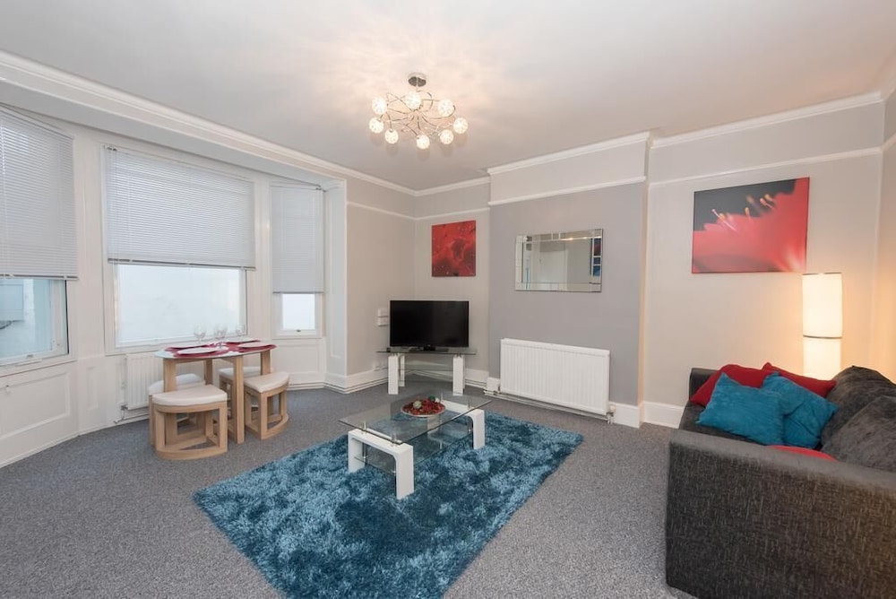 Seafront Walk Garden Apartment view 5
