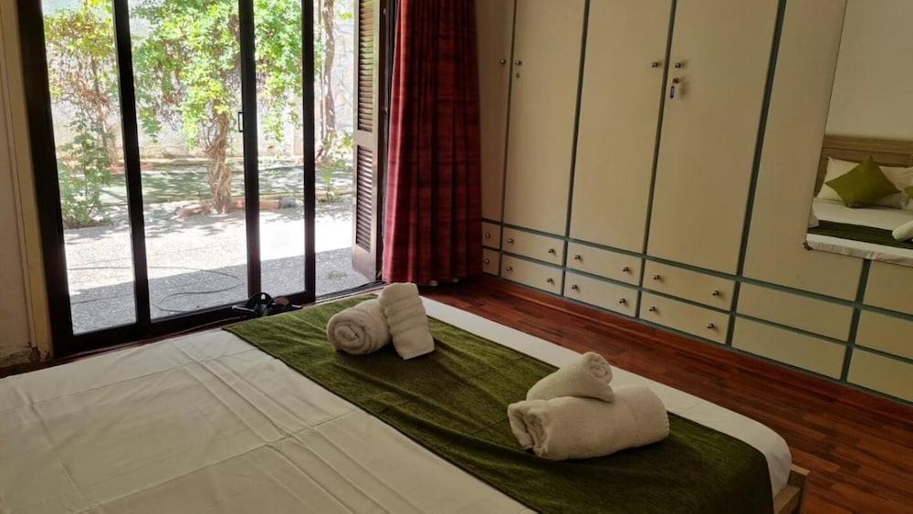 Charming Villa in Moniatis, Cyprus - Private Pool & Garden