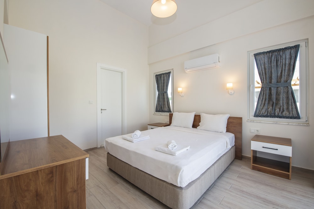 SunTeos Villa Suites view 4