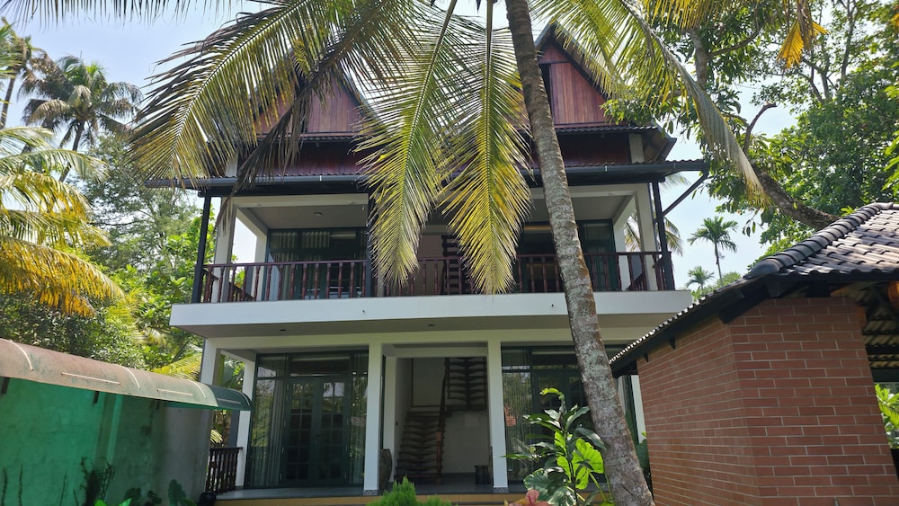 Mango Lantern Villa, Kollam