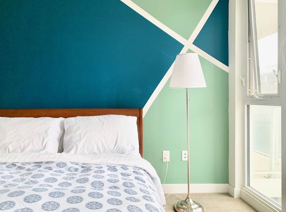 Comfy Lakeside Home by Skydome - Image 3