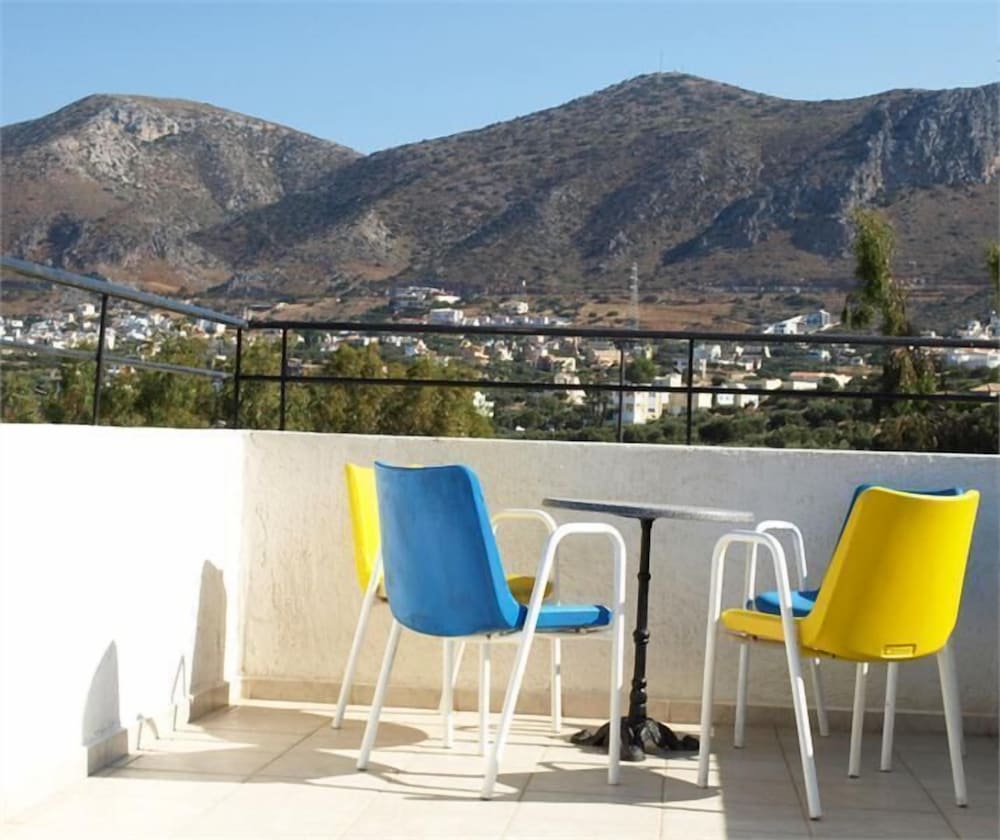 Haris Apartments