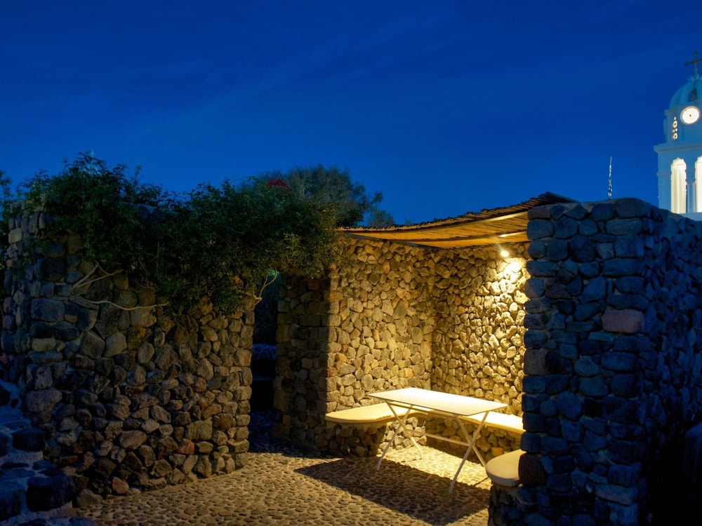 Extravagant Villa in Megalochori view 5