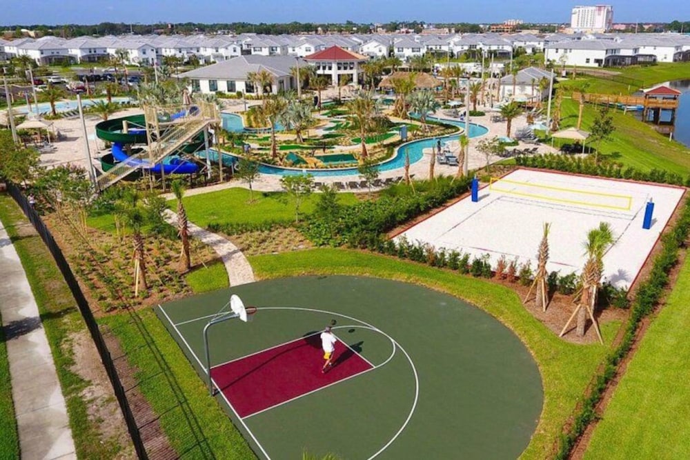 Free Amenities Spacious Home King Beds