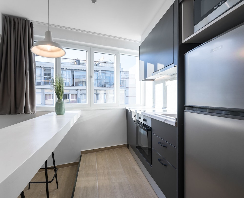 Venus, Nilie Hospitality MGMT