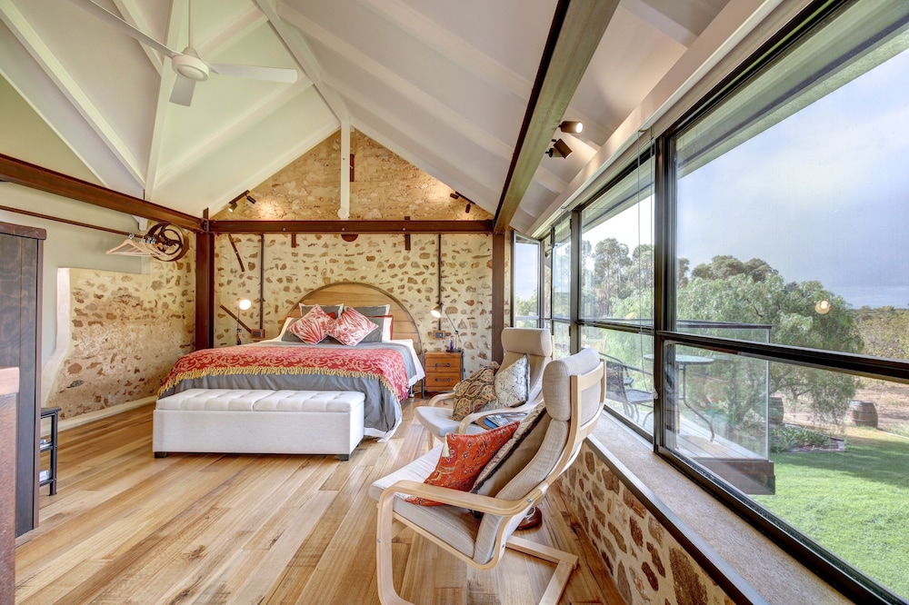 Old Chaff Mill Retreat - - luxury vineyard accommodation