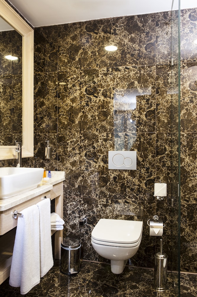 The Conforium Hotel - Image 33