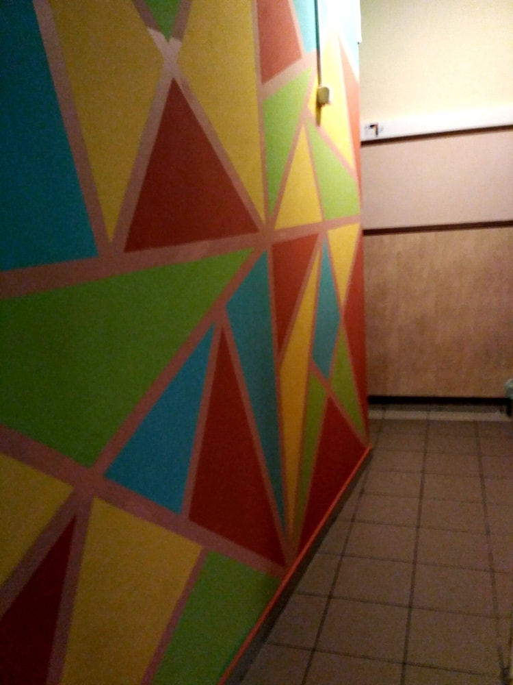JUNGLE - Hostel