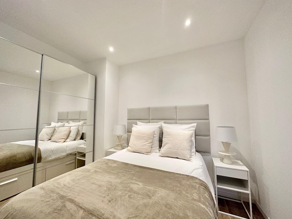 Modern Apartment - 1bd/4p - Center of St Tropez