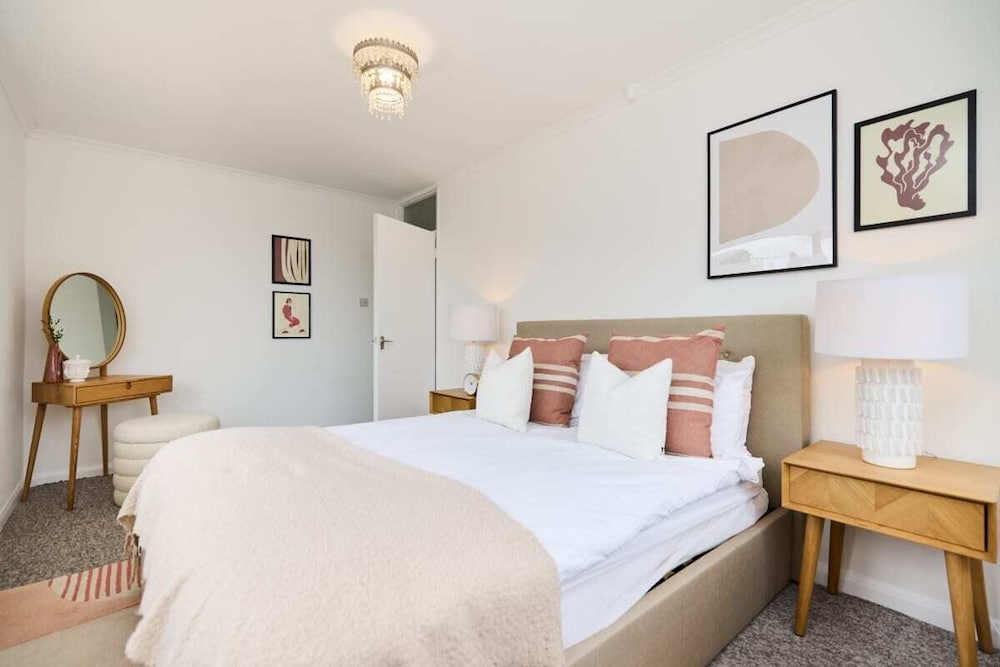 The Oxford Garden House - Spacious 5-bed Oxford Home With Garden & Balcony