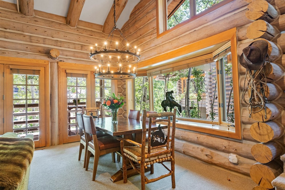 Pine Inn at Trail's End Lodge - Three Bedroom Residence with Spa #2 3 Condo