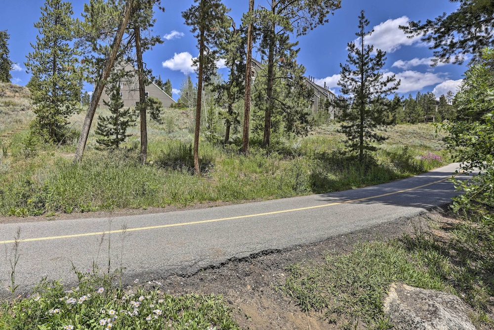 2 Mi to Keystone Resort: Condo w/ Hot Tub Access! view 2