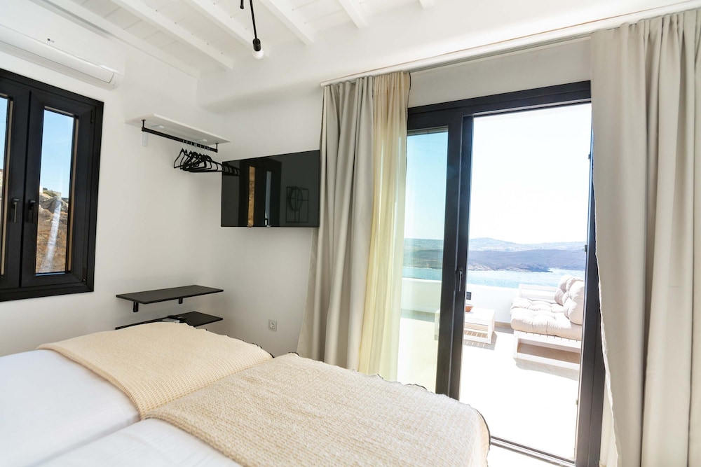 Apellon Mykonos Luxury Seaview Retreat