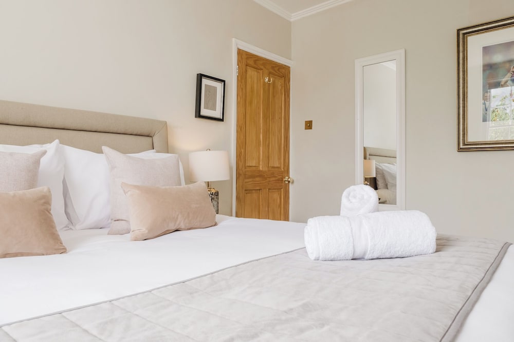 Stylish Townhouse Annexe Cheltenham