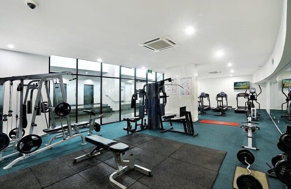 Sierra Broadbeach - Ocean View Apartment