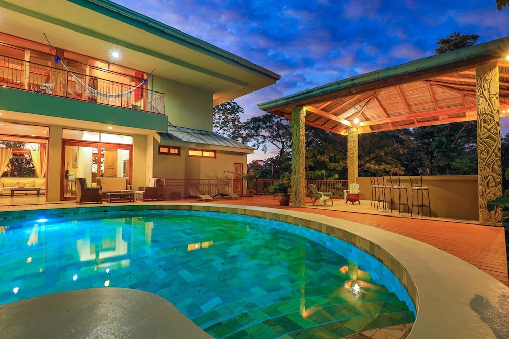 18 Sleep With Pool Private Villa