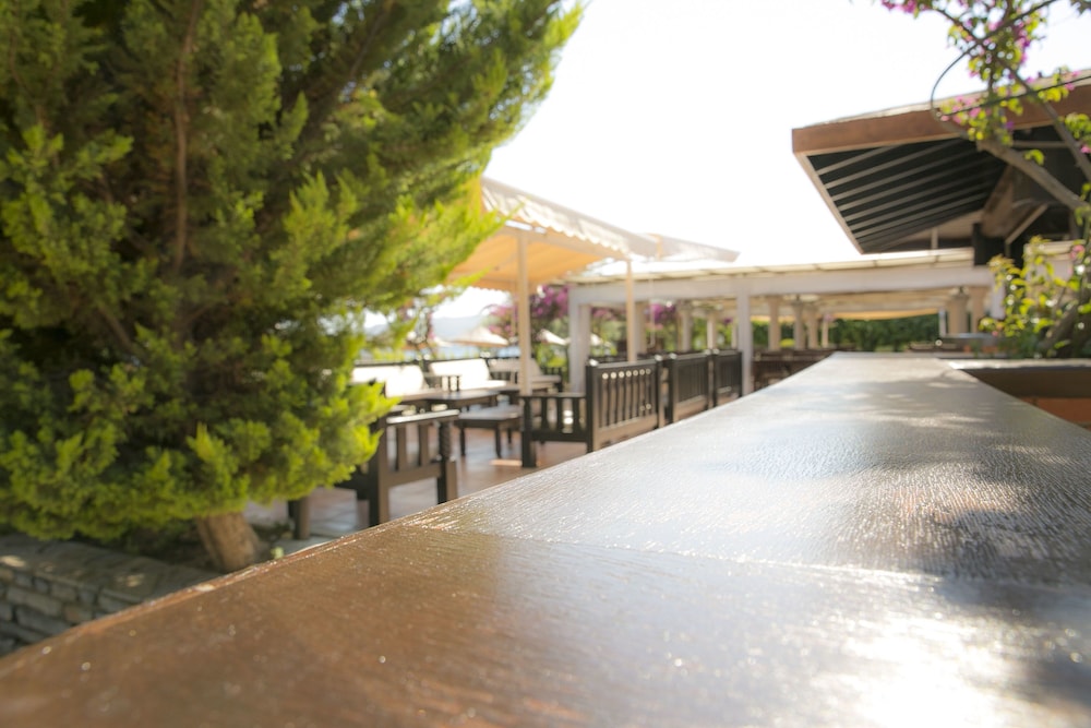 Bodrum Sea Side Beach Club Otel - Image 43
