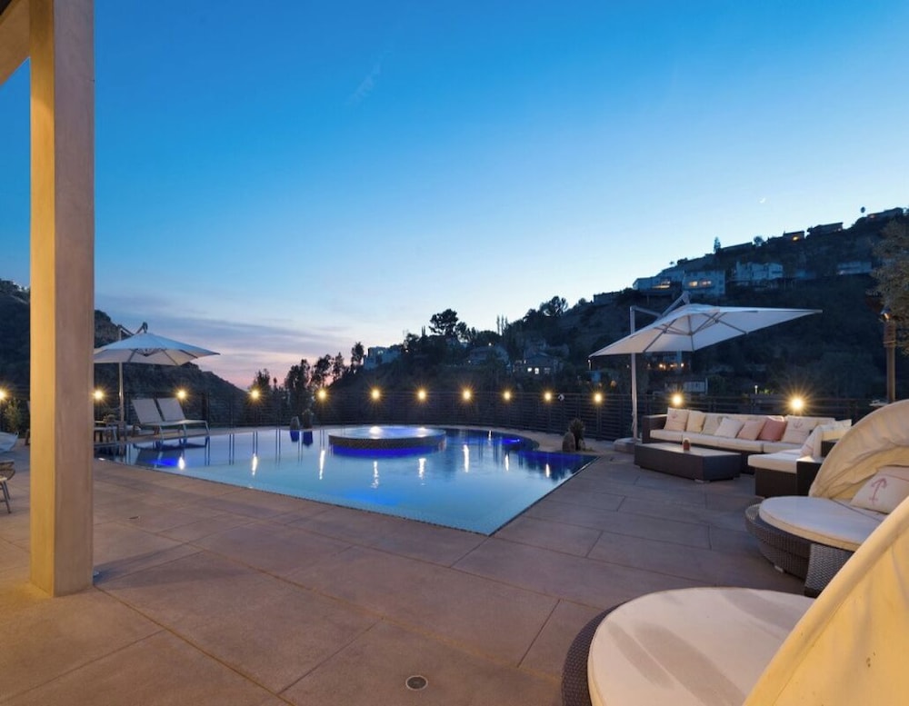 Zorada - Private Hollywood Hills Luxury With Endless Amenities and City Views