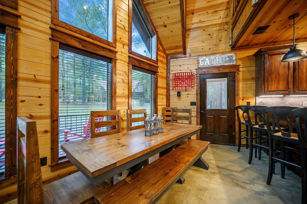 Sugar Mama Cabin for 10!