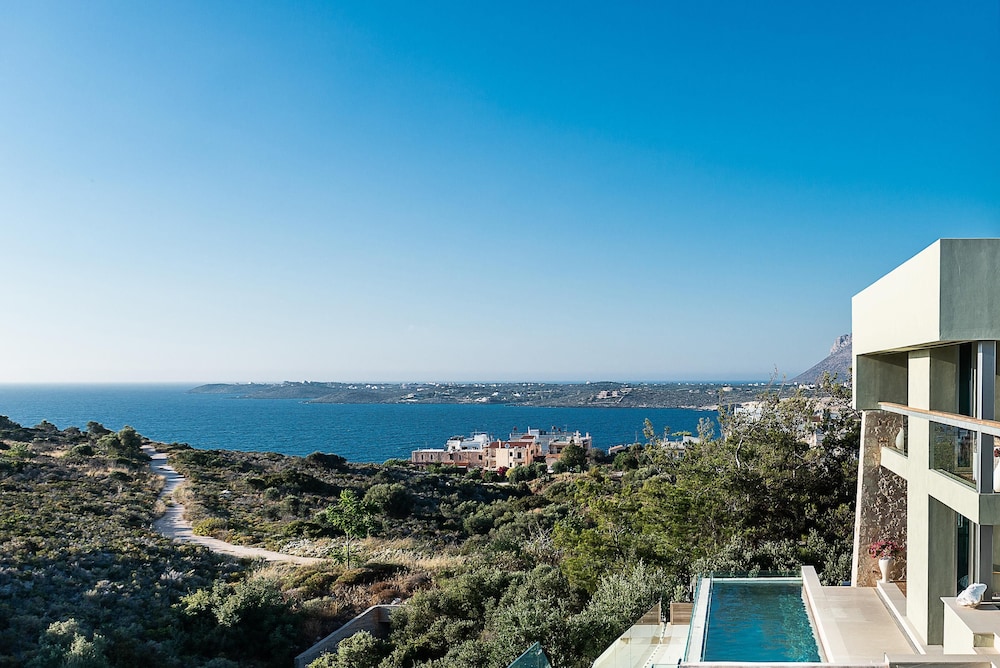 Villa Charlotte by CuraVillas Collection