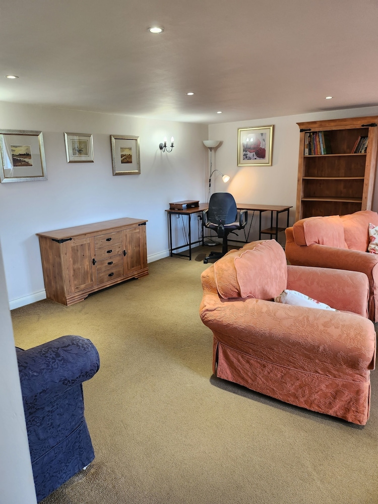 Marlborough Vacations - Beautifully Set 3-bed Cottage in Marlborough - Property Image 12