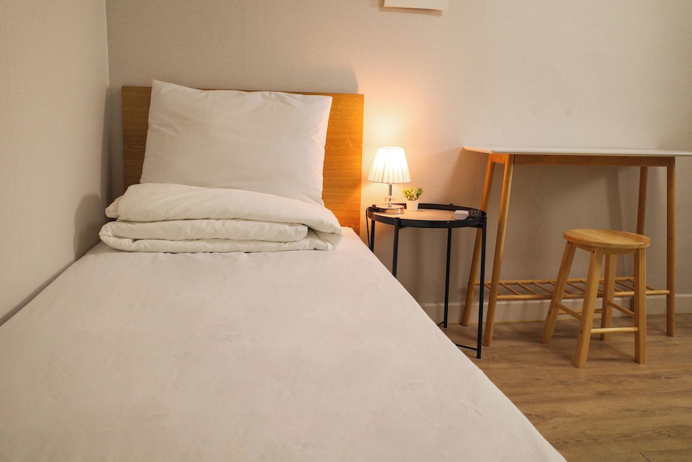 Starria Hostel foreign guest only 44