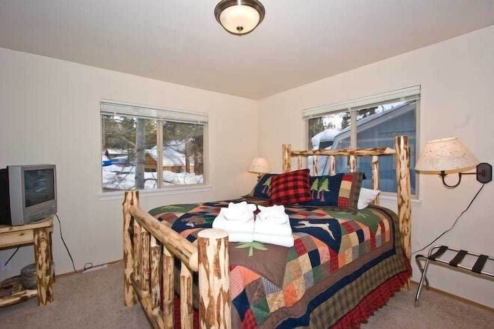 2853 Springwood Dr.