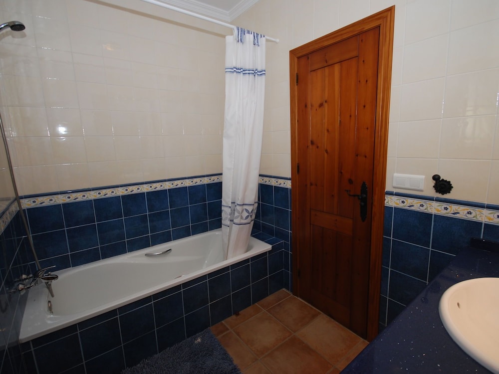 Modern Villa in Frigiliana With Private Swimming Pool photo 4
