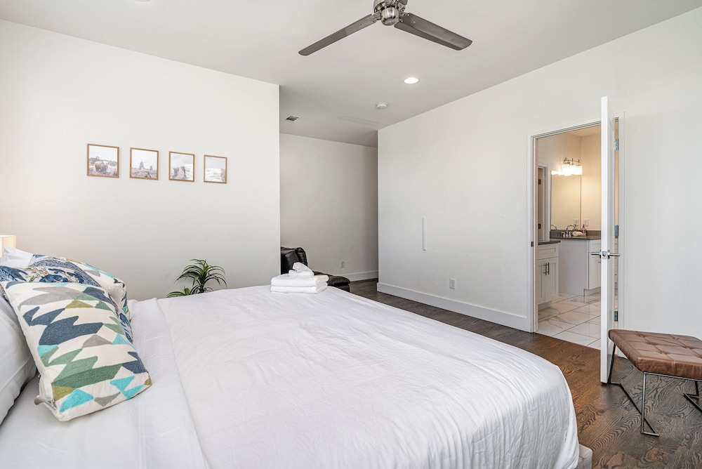 Verde Heights-sleeps 12-in Cumberland Heights