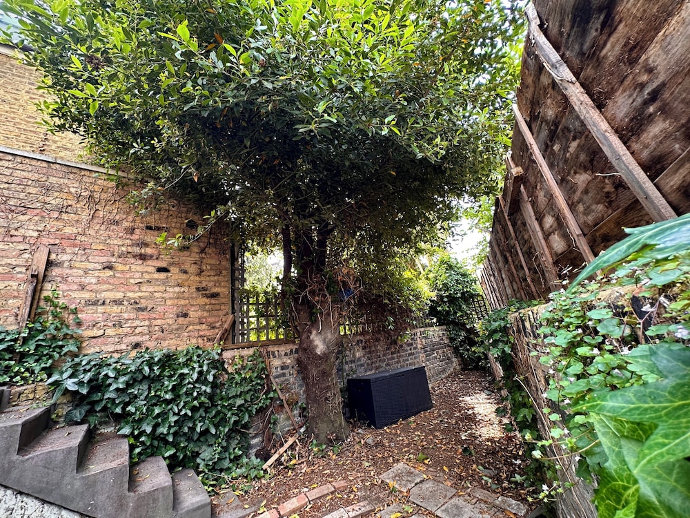 Fulham Tranquil 2BD King Bed Home w/ Parking & Gdn