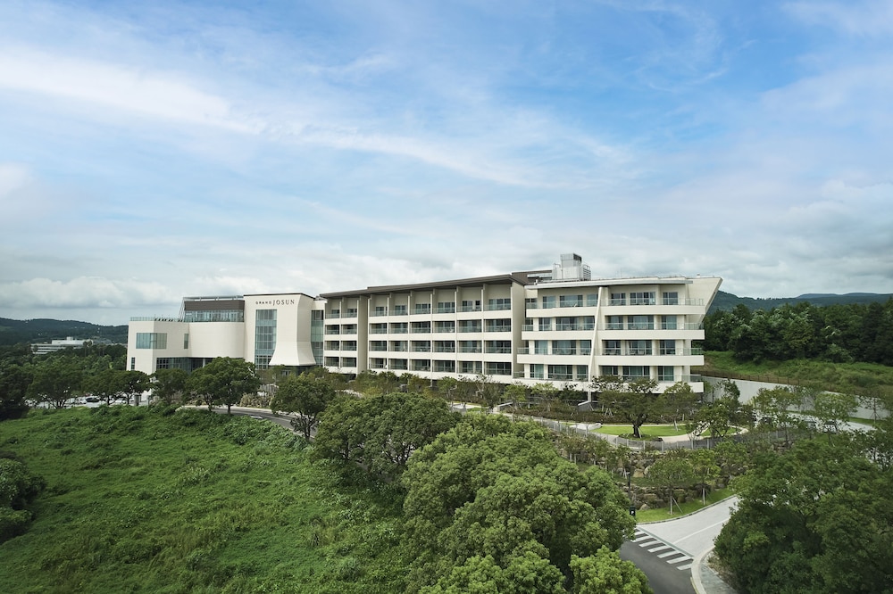 Grand Josun Jeju 72