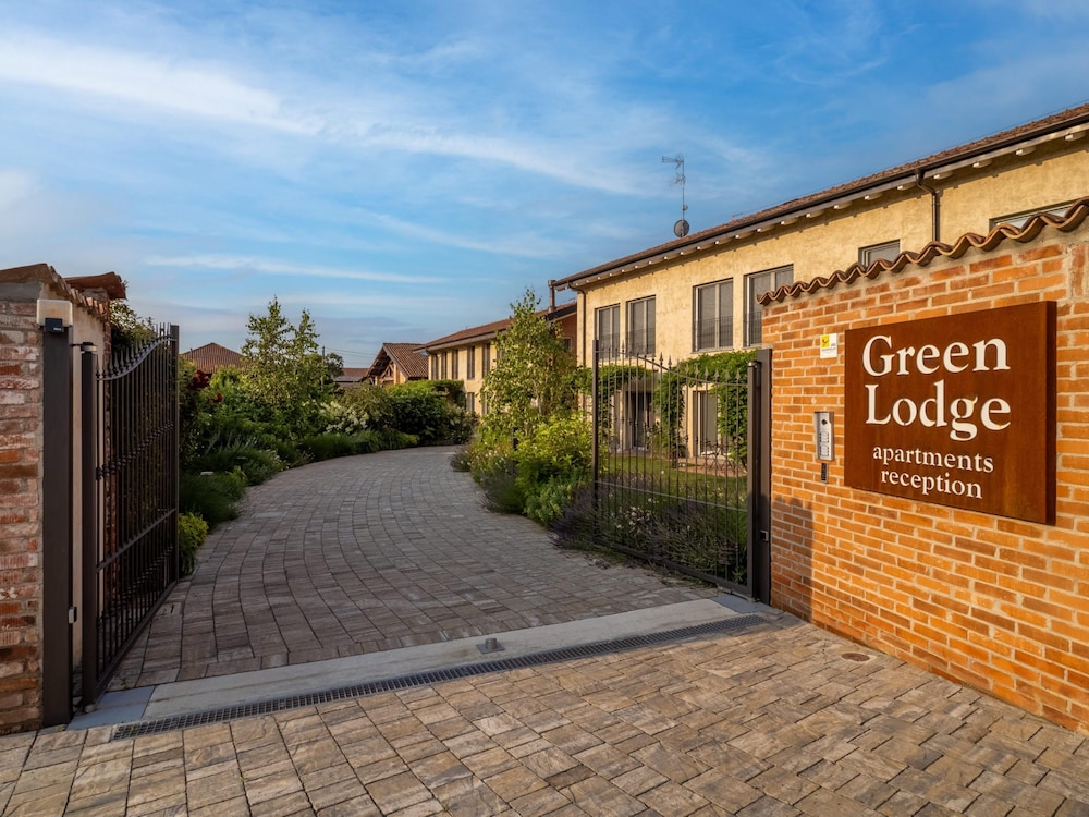 Green Lodge - Apartment 10 - 1 BR 1 Bath