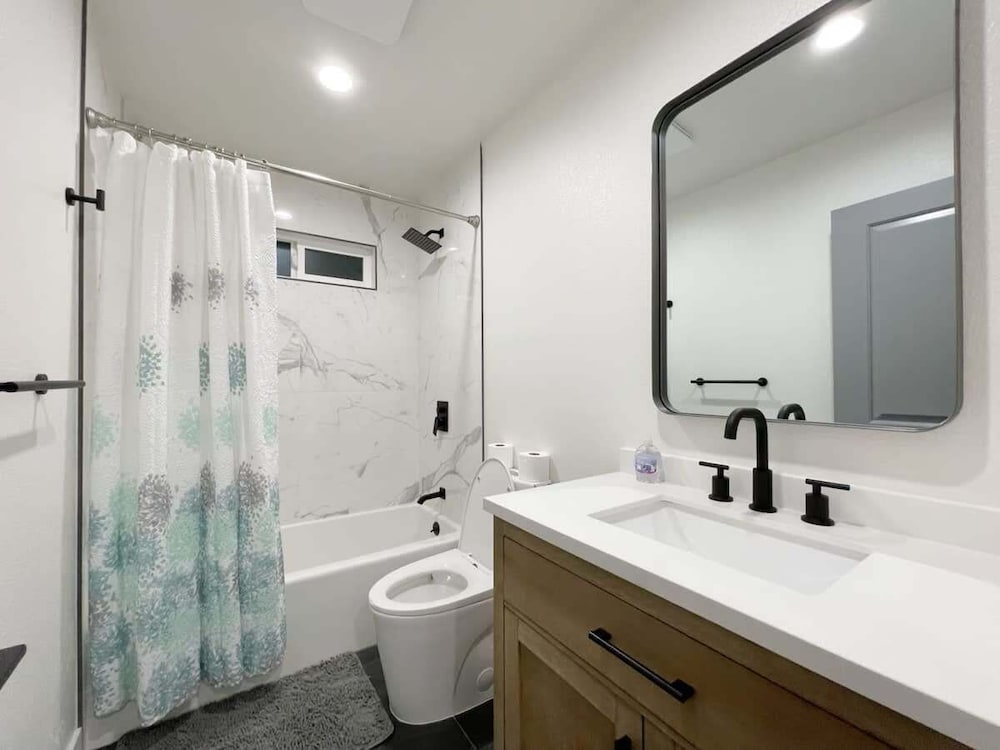 @ Marbella Lane - Contemporary Sophisticated Home