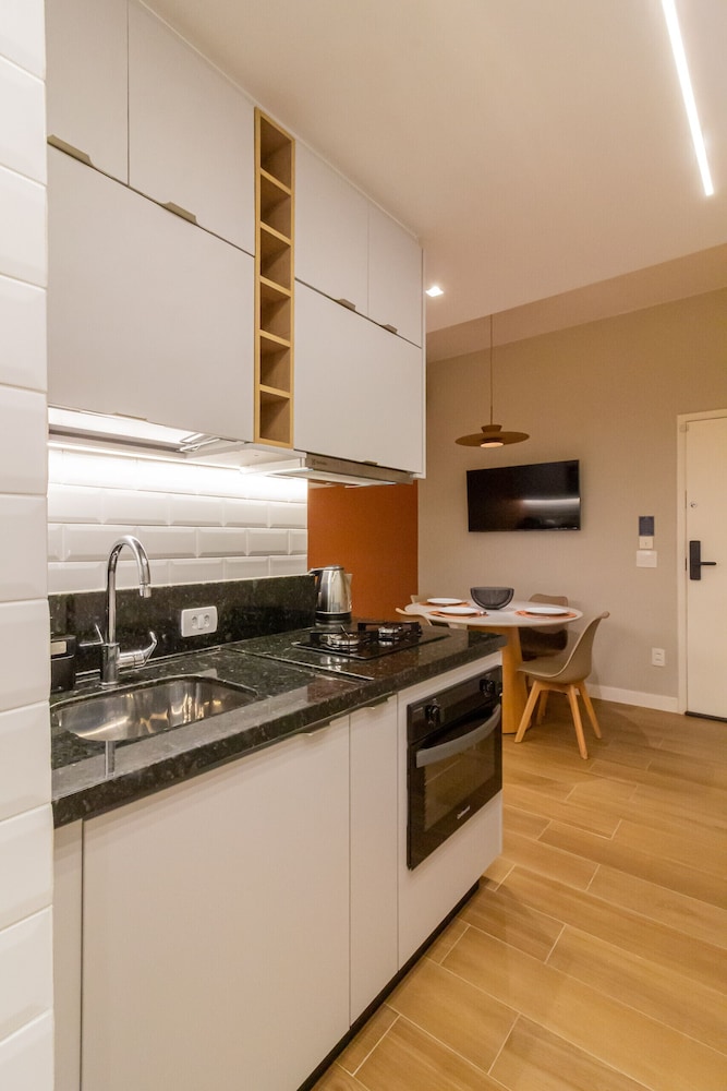 Loft With Soundproof Windows 5-minute Walk to the Beach Nsc304