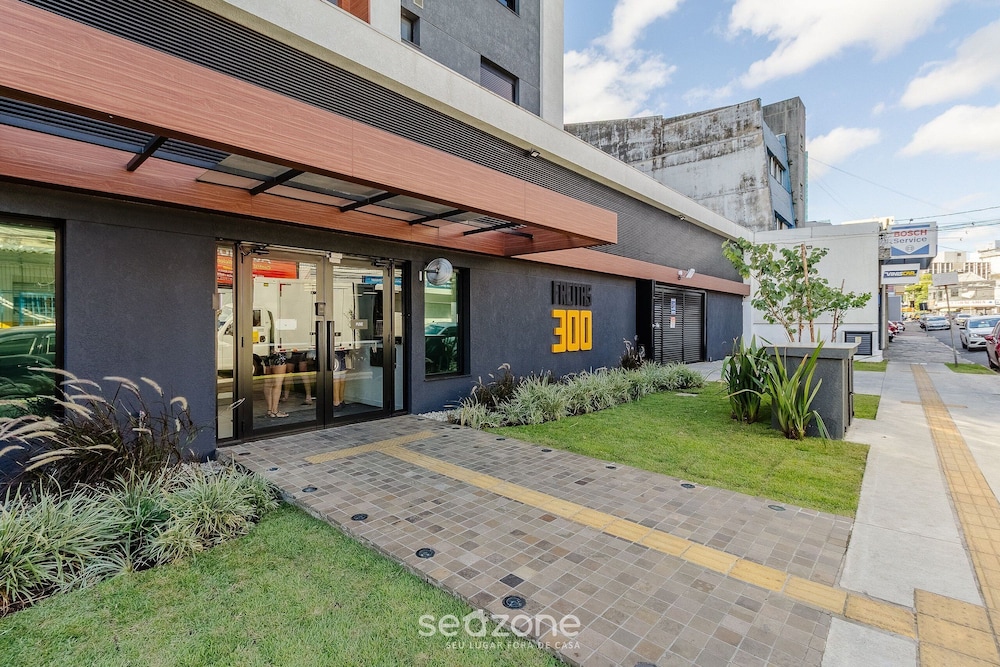 Beautiful Apartment in Condo With Pool Rpf0605