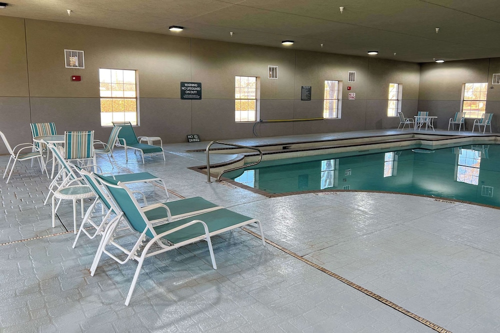 Comfort Inn & Suites view 2