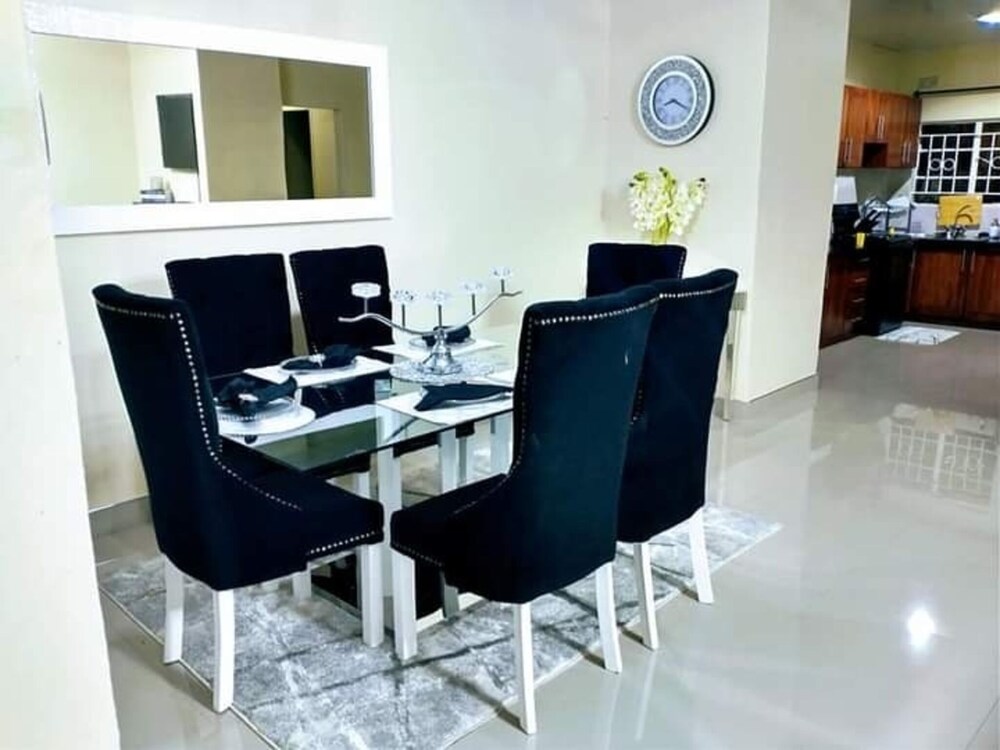 Apartment With 2 Spacious Bedrooms