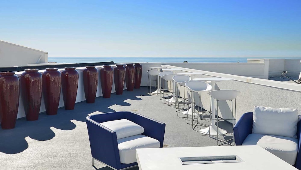 Global Luxury Suites at Marina Del Rey