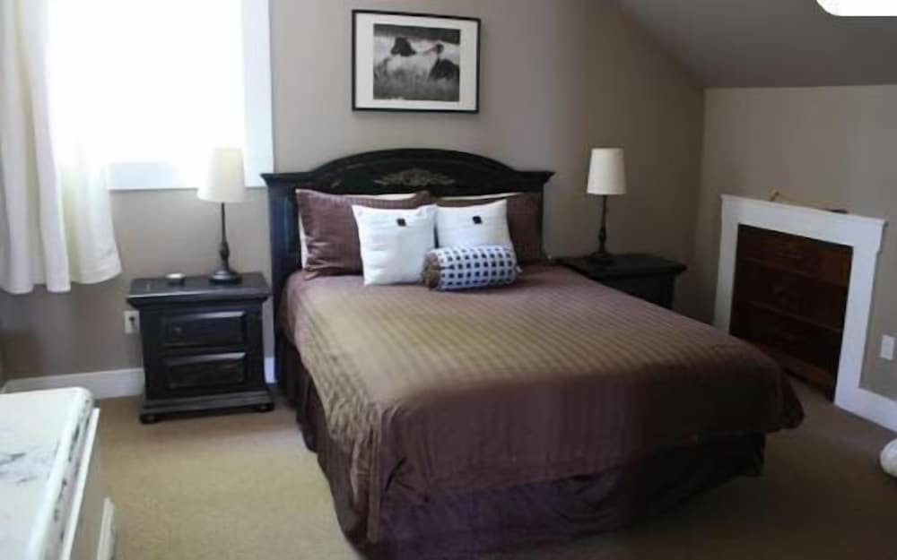 Maple Grove Guest House