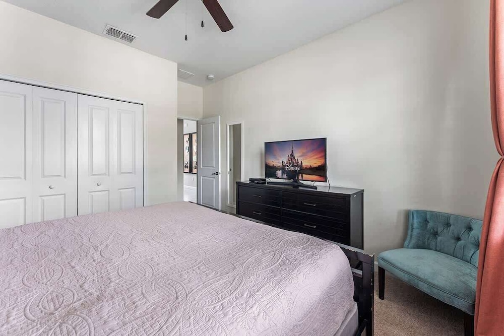 5BR Themed Bedrooms at Storey Lake