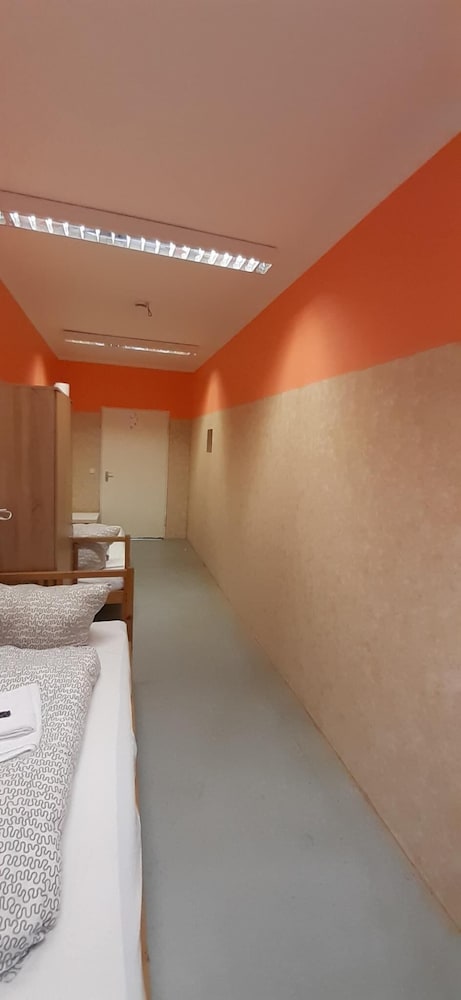 2-Rent Group Hostel Zimmer&Apartments GKP2