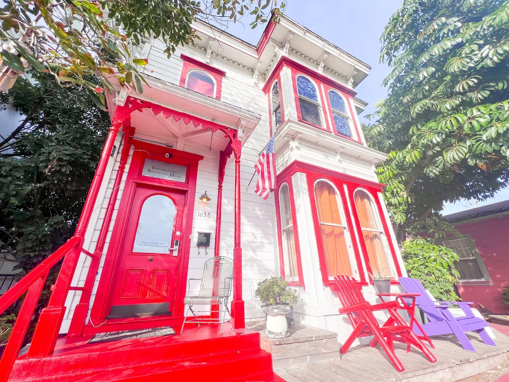 International Travelers House Hostel \- Downtown San Diego Little Italy.