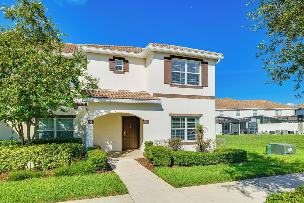 Family Oasis in Championsgate: Private Pool!